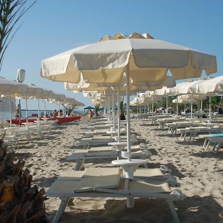 Fontana Marina Family Village Campofilone Buitenkant foto